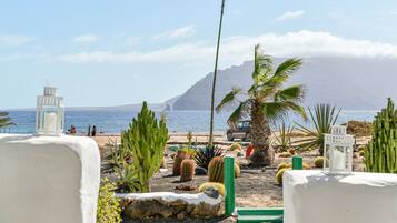 Una playa cerca