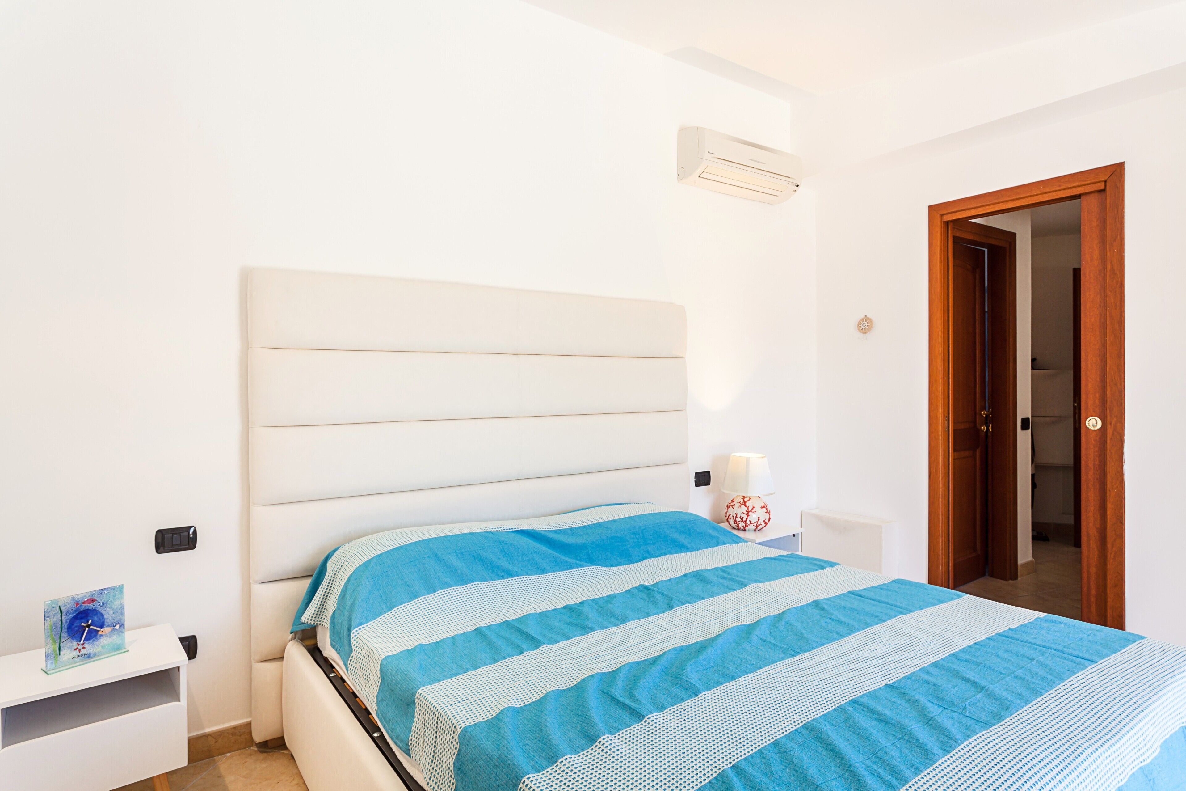 3 bedrooms, iron/ironing board, bed sheets