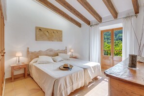 4 camere, ferro/asse da stiro, Wi-Fi gratuito, lenzuola