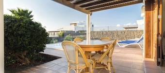 Holiday Home “Villa Tania” with Sea View, Mountain View, Pool, Garden, Terraces & Wi-Fi