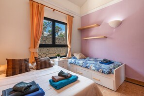 3 bedrooms, iron/ironing board, free WiFi, bed sheets