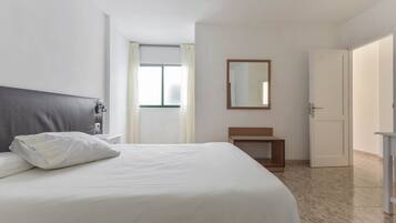 2 slaapkamers, een strijkplank/strijkijzer, gratis wifi, beddengoed