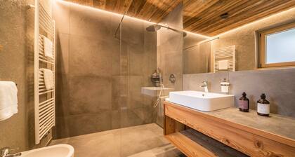 Apartment “Seebrunn - Schusterhüttl Alm” with Mountain and Lake View, Terrace & Garden