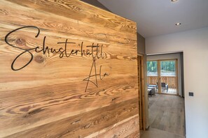 Interior - Apartment “Seebrunn - Schusterhüttl Alm” with Mountain and Lake View, Terrace & Garden (Ulten)