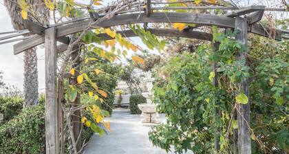 Country House "Finca Carrillo" with Sea and Mountain Views