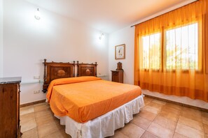 2 sovrum, strykjärn/strykbräda, gratis wi-fi och sängkläder