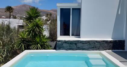 Holiday Apartment “Amanecer ” with Ocean and Mountain View, Terrace and Pools