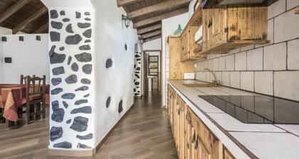 Holiday Home "Casa Los Mansino" with Sea View, Wi-Fi, Garden & Pool