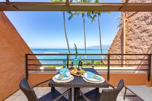 Outdoor dining - Amazing 1 Bd/1Ba Kuleana 613 Ocean front spectacular views (Lahaina)