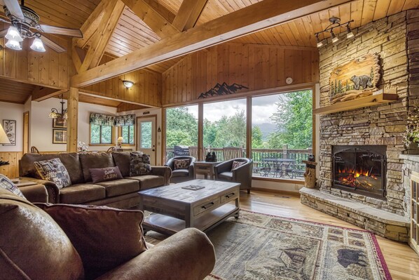 TV, fireplace, DVD player, books - Private Gatlinburg Cabin with a Spectacular Mountain View & Game Room! (Gatlinburg)