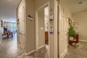 Condo, 2 chambres | Intérieur