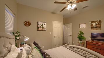 Condo, 2 Bedrooms | 2 bedrooms, iron/ironing board, free WiFi