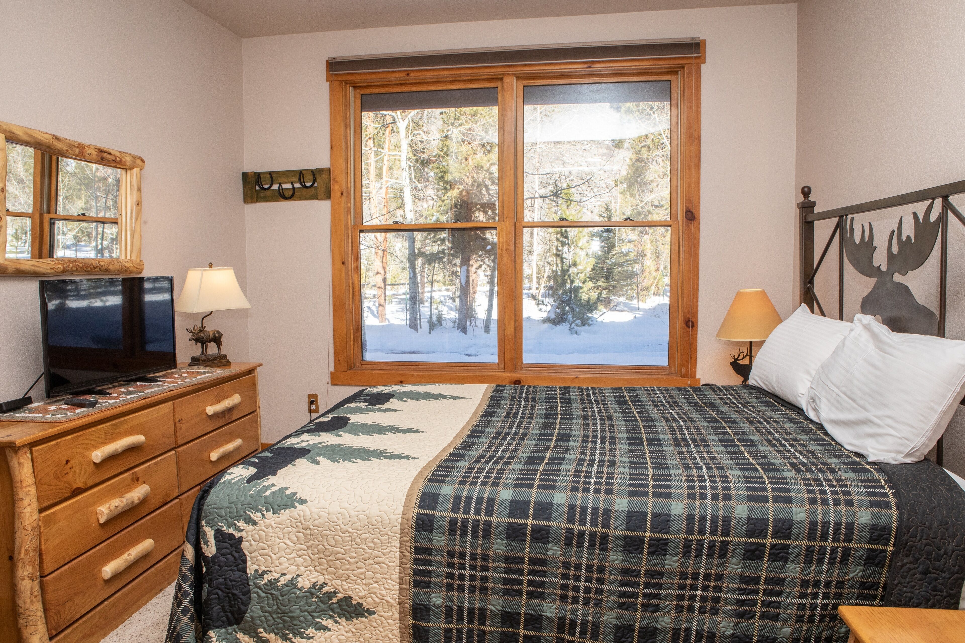 8750 Trappers Crossing 2 Bedroom Condo by Redawning