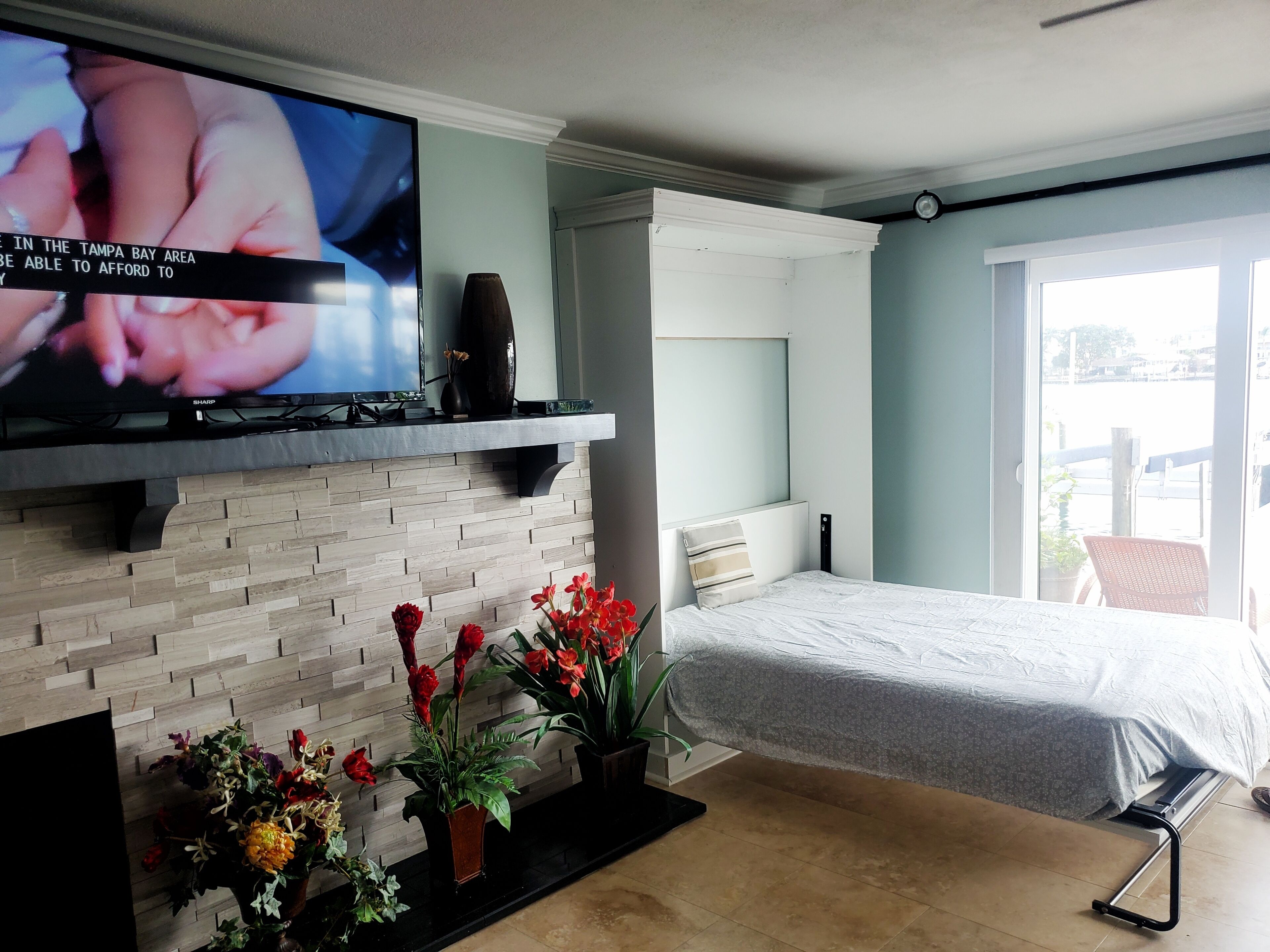  Luxury Waterfront Townhouse, Sleeps 7, Daily Rentals Spa