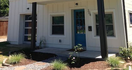 Quiet Downtown Location!!!