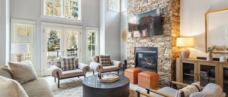 تلفزيون، مدفأة، كُتُب