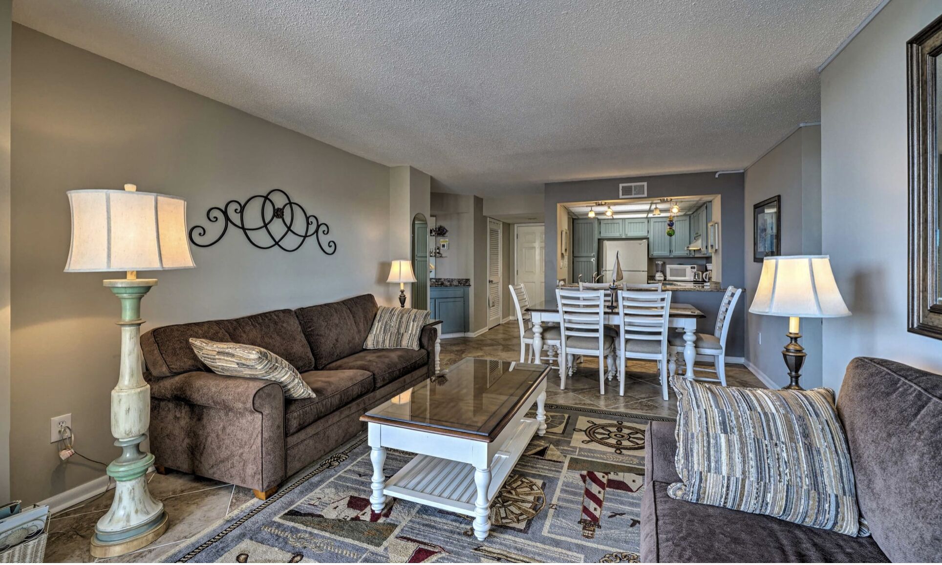 Island Breeze - Oceanfront, Pool view St Regis Condos, Linens Included ! No Pets