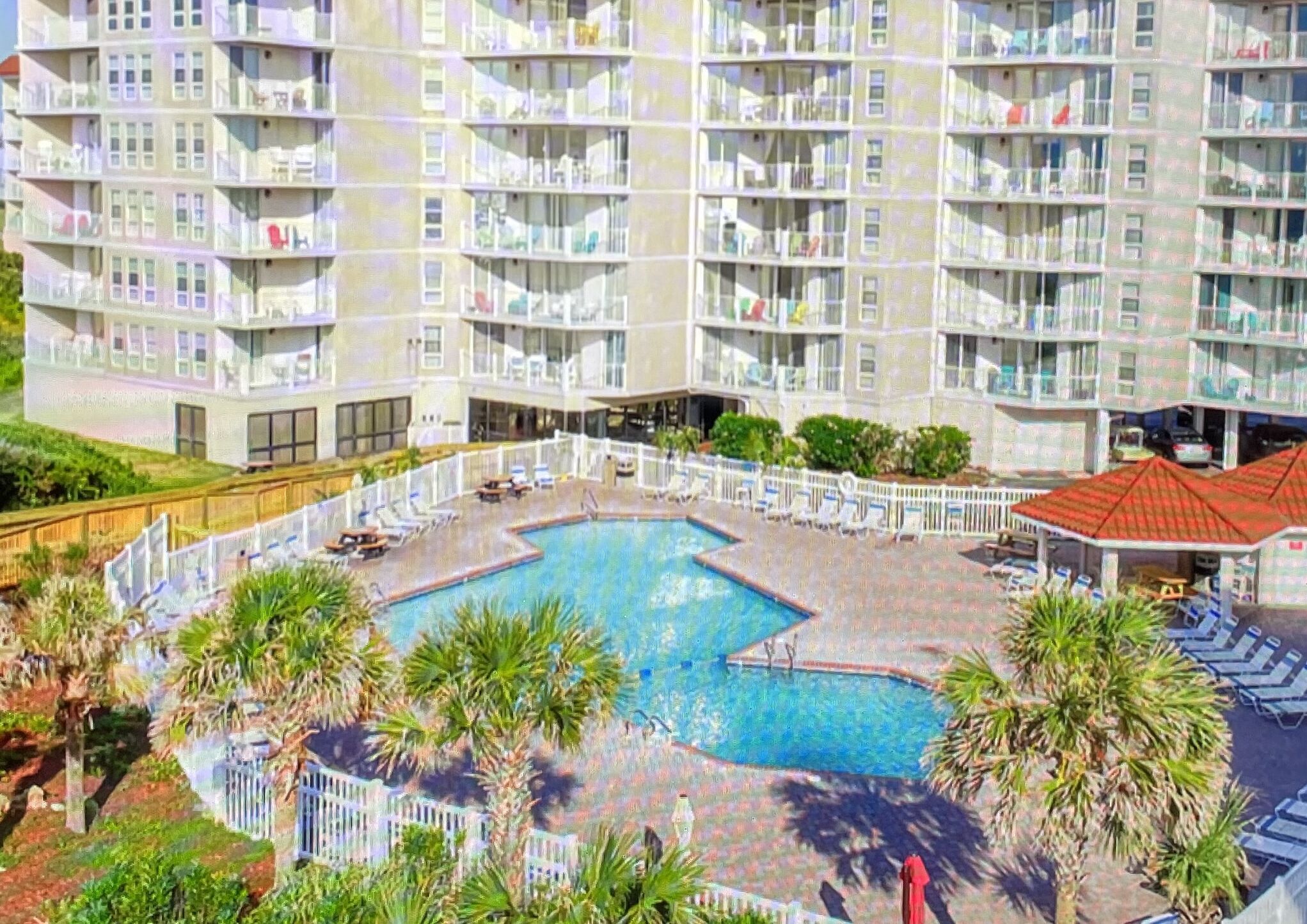 Island Breeze - Oceanfront, Pool view St Regis Condos, Linens Included ! No Pets