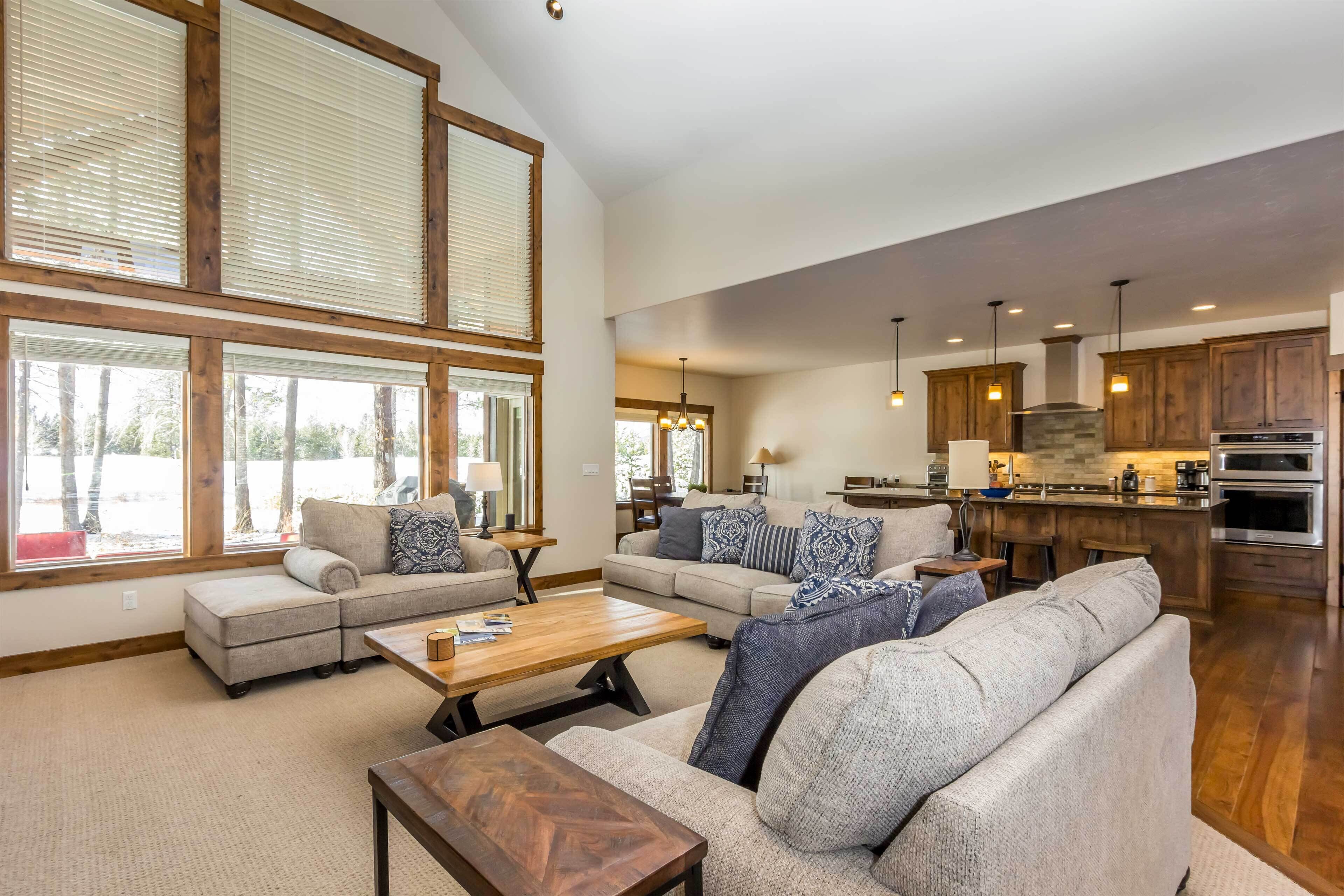 Caldera Springs Home, A/C, Mt Bachelor and Golf Course Views, Hot Tub- DANC53