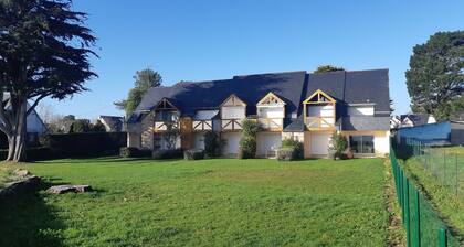 Nice duplex 30 meters from the sea direct access to the beach