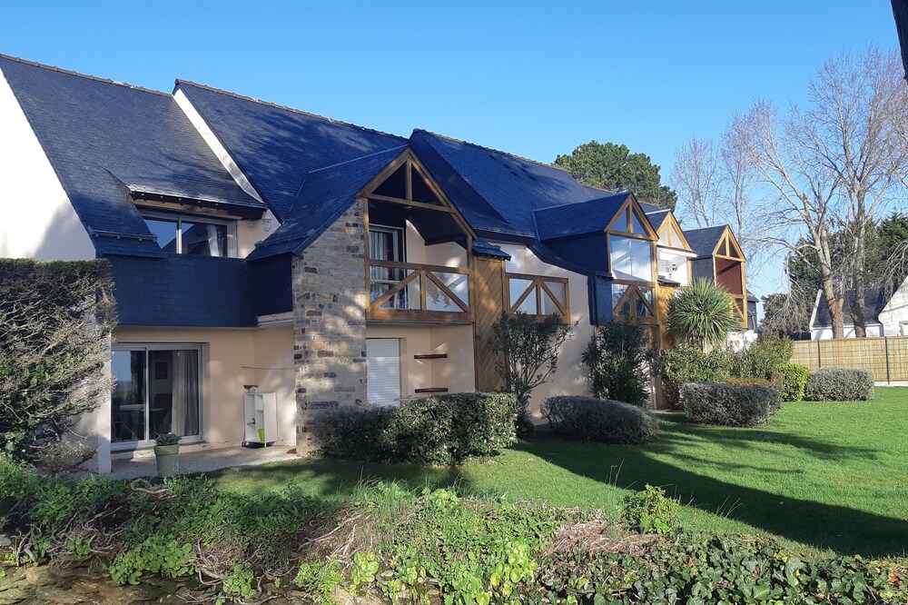 Nice duplex 30 meters from the sea direct access to the beach