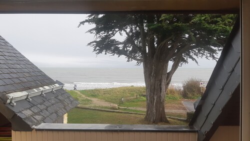 Nice duplex 30 meters from the sea direct access to the beach