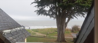 Nice duplex 30 meters from the sea direct access to the beach