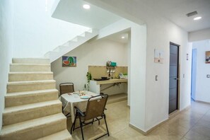 Mini-fridge, microwave - Loft Oasis (Playa del Carmen)