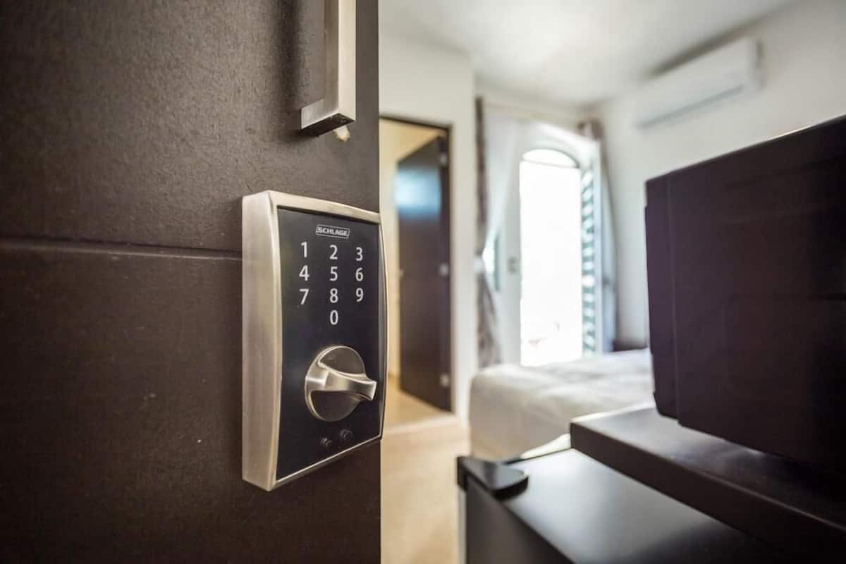 基本客房 | 房內夾萬、免費 Wi-Fi