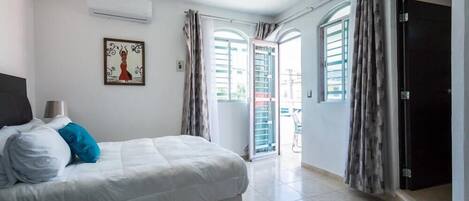 標準雙人房 | 客房內保險箱、免費無線上網