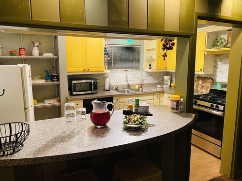 Central location with all the right amenities for the perfect vacation.