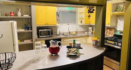 Central location with all the right amenities for the perfect vacation.