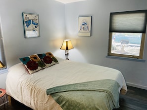3 bedrooms, WiFi, bed sheets - Central location with all the right amenities for the perfect vacation. (Tucson)