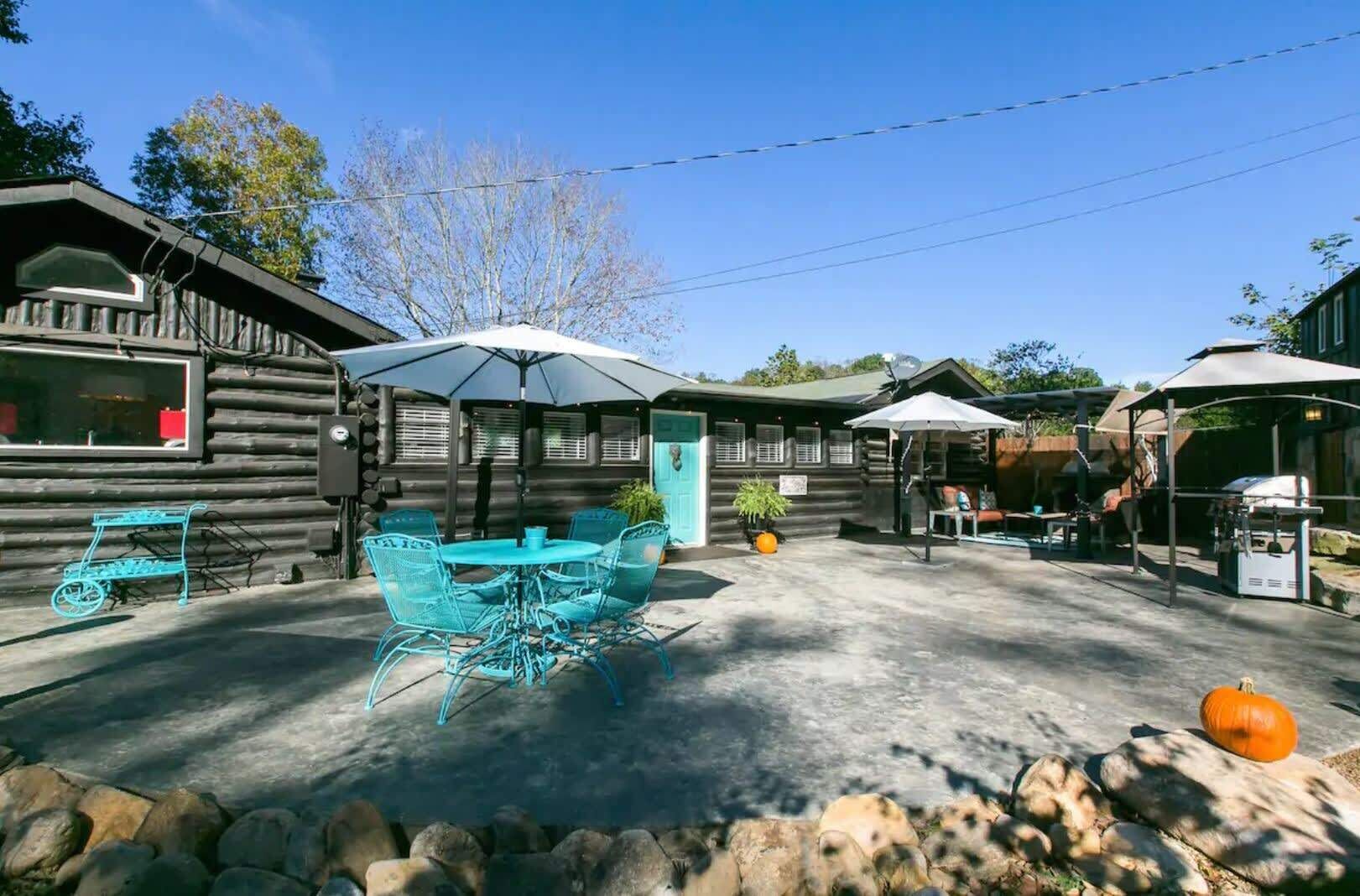 Asheville Chocolate Cabin - fire pit, hot tub