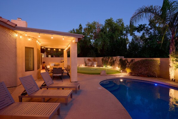 A heated pool - Valletta-Sparkling Pool-Game Room-Putting Green (Scottsdale)