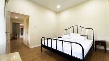 2-Bedrooms Villa | Individually decorated, individually furnished, desk, free WiFi
