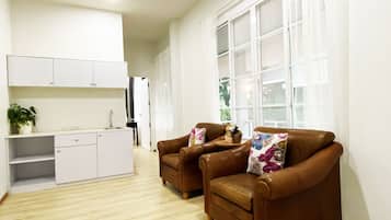 1-Bedroom Villa | Decoración personalizada, muebles diferentes, escritorio y wifi gratis