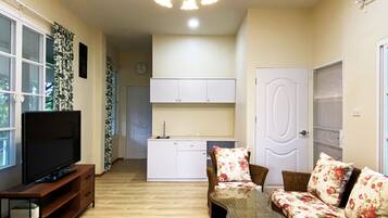 1-Bedroom Villa | Individually decorated, individually furnished, desk, free WiFi