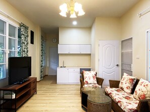 1-Bedroom Villa | Con stile personalizzato, con arredamento individuale, una scrivania