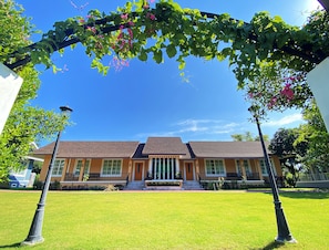 2-Bedrooms Villa | Individually decorated, individually furnished, desk, free WiFi