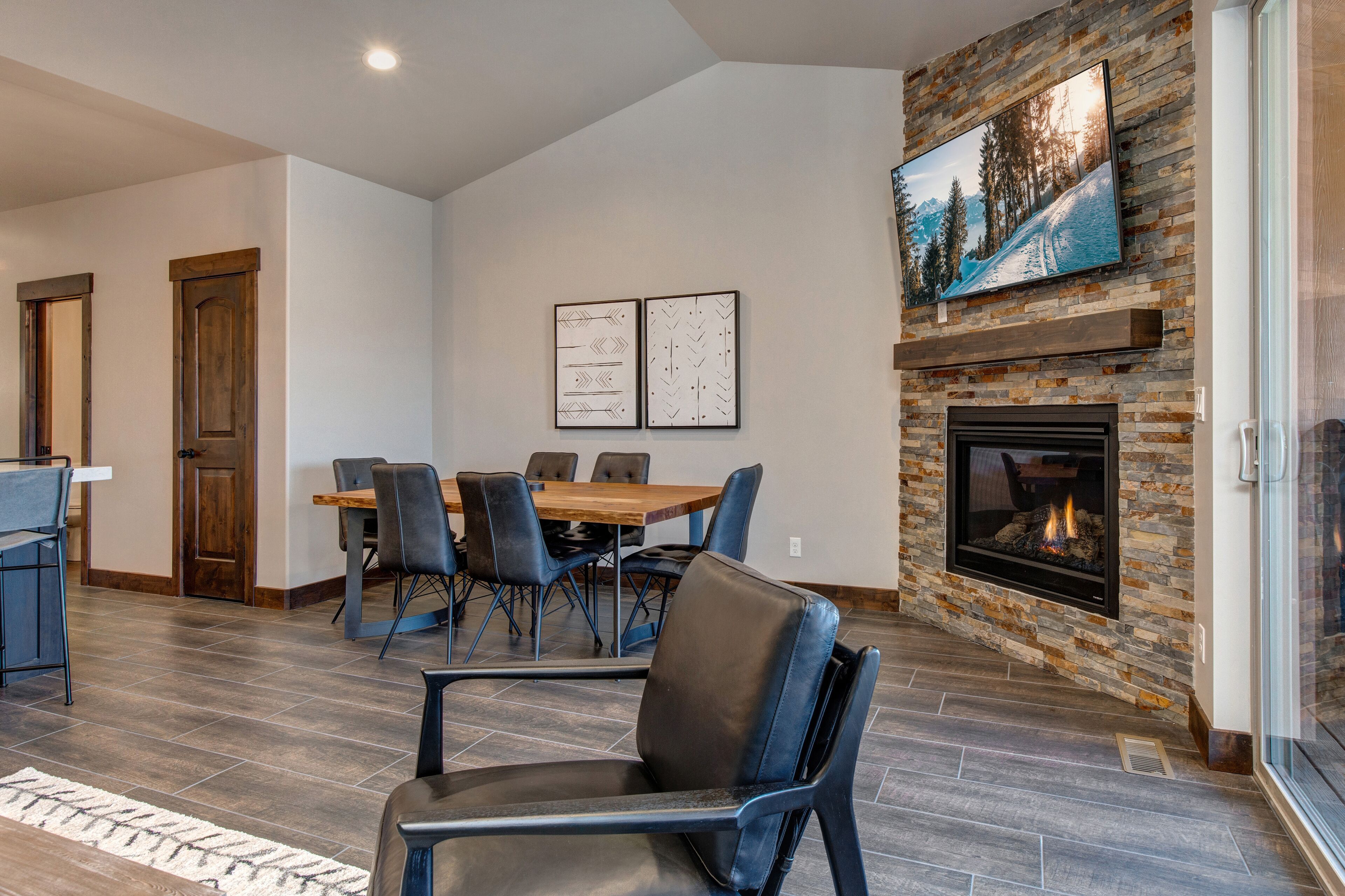 Modern Mountain Luxury! Outdoor Recreation +Bonus room +Hot Tub! Park City Black Rock Ridge 3 Bed