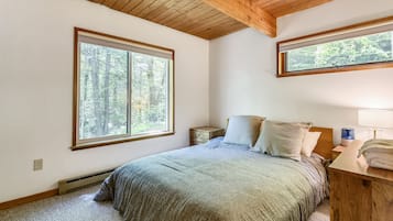 4 quartos, acesso à internet, roupa de cama