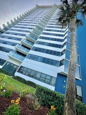 Exterior - Sunny Oceanfront Condominium, Short Walk to the Beach (Marco Island)