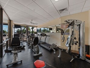 Fitness facility - Sunny Oceanfront Condominium, Short Walk to the Beach (Marco Island)