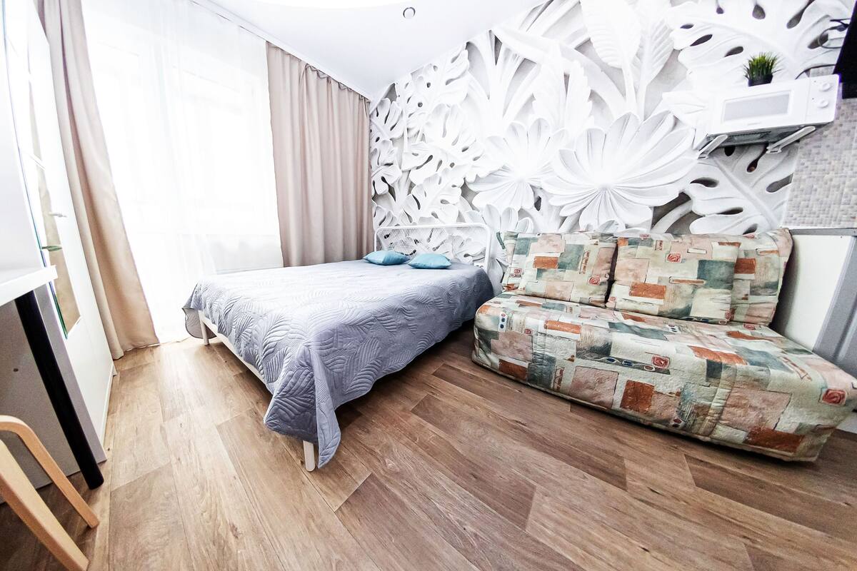 Comfort Studio Suite | Egyptian cotton sheets, premium bedding, memory foam beds, desk