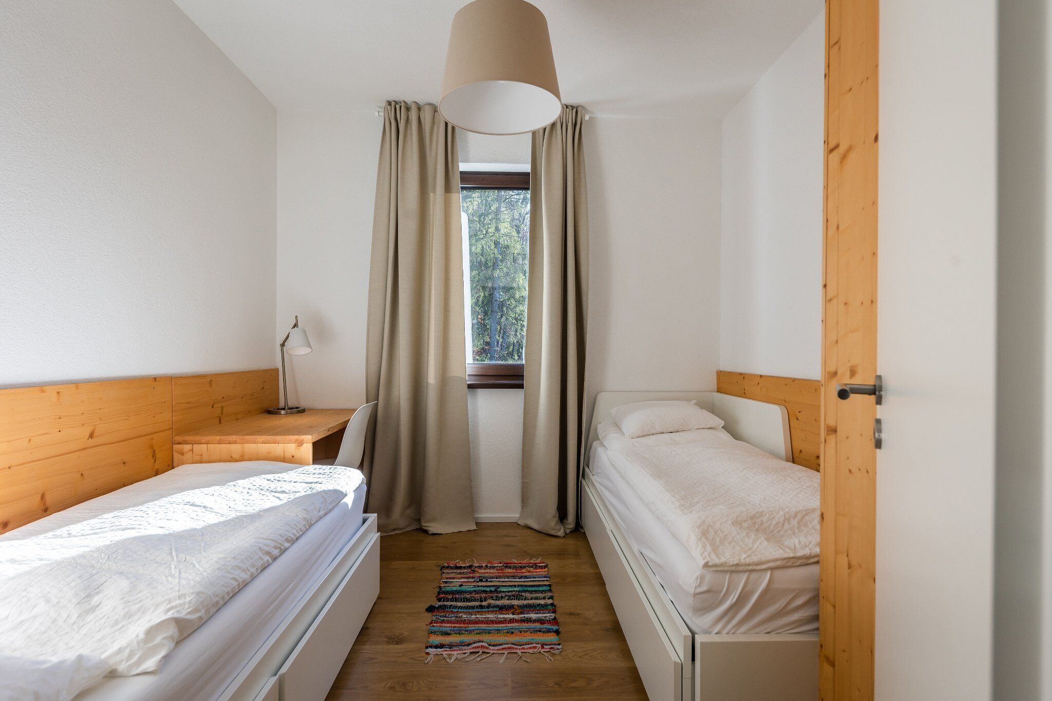 WiFi, bed sheets
