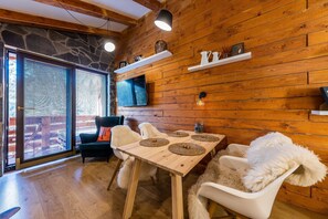 Dining - Cozy ski/golf/bike retreat under the Chopok Mountain (Bystrá)