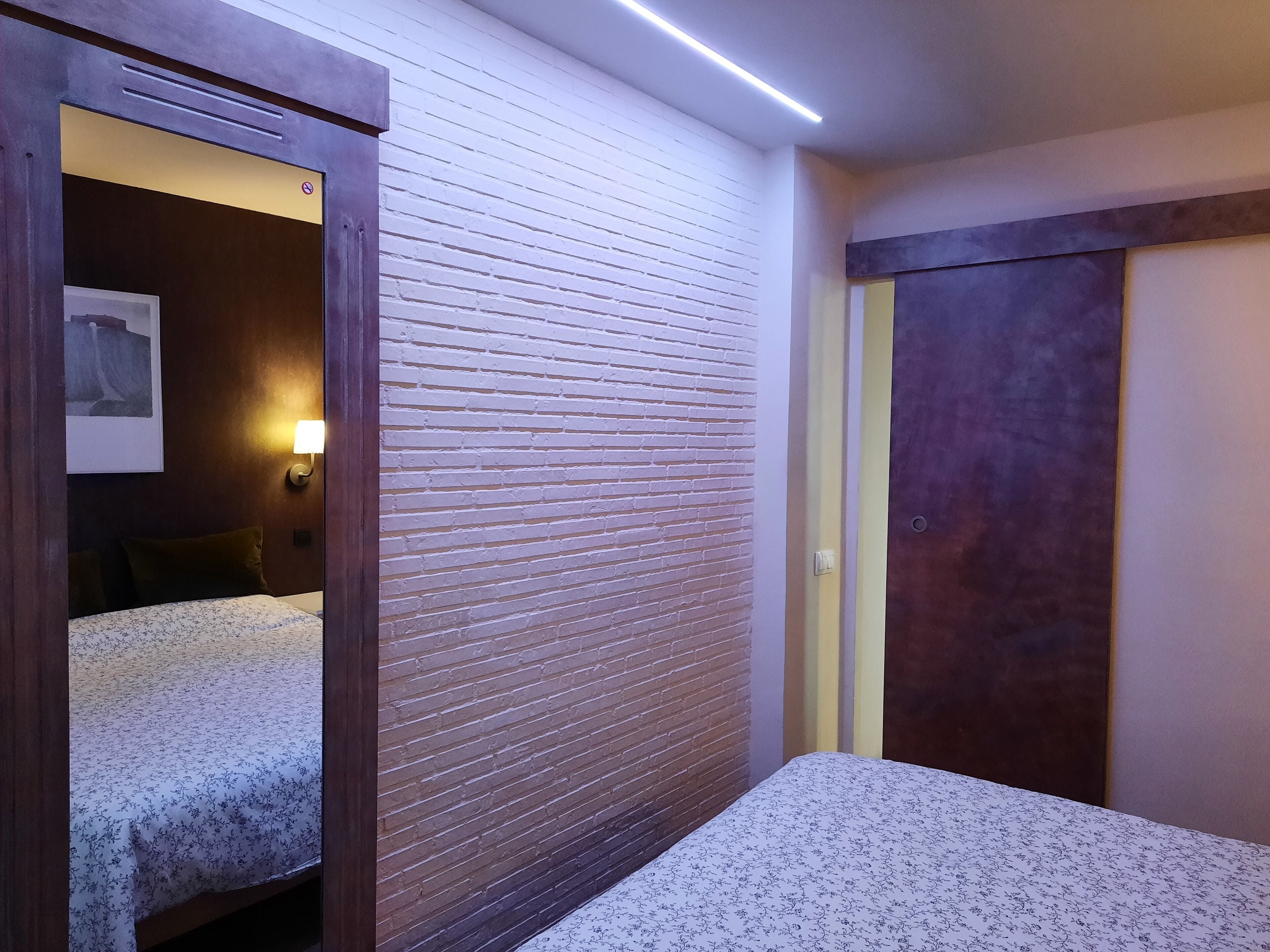 Central, modern and quiet apartment / CENTRAL, MODERN AND QUIET APARTMENT