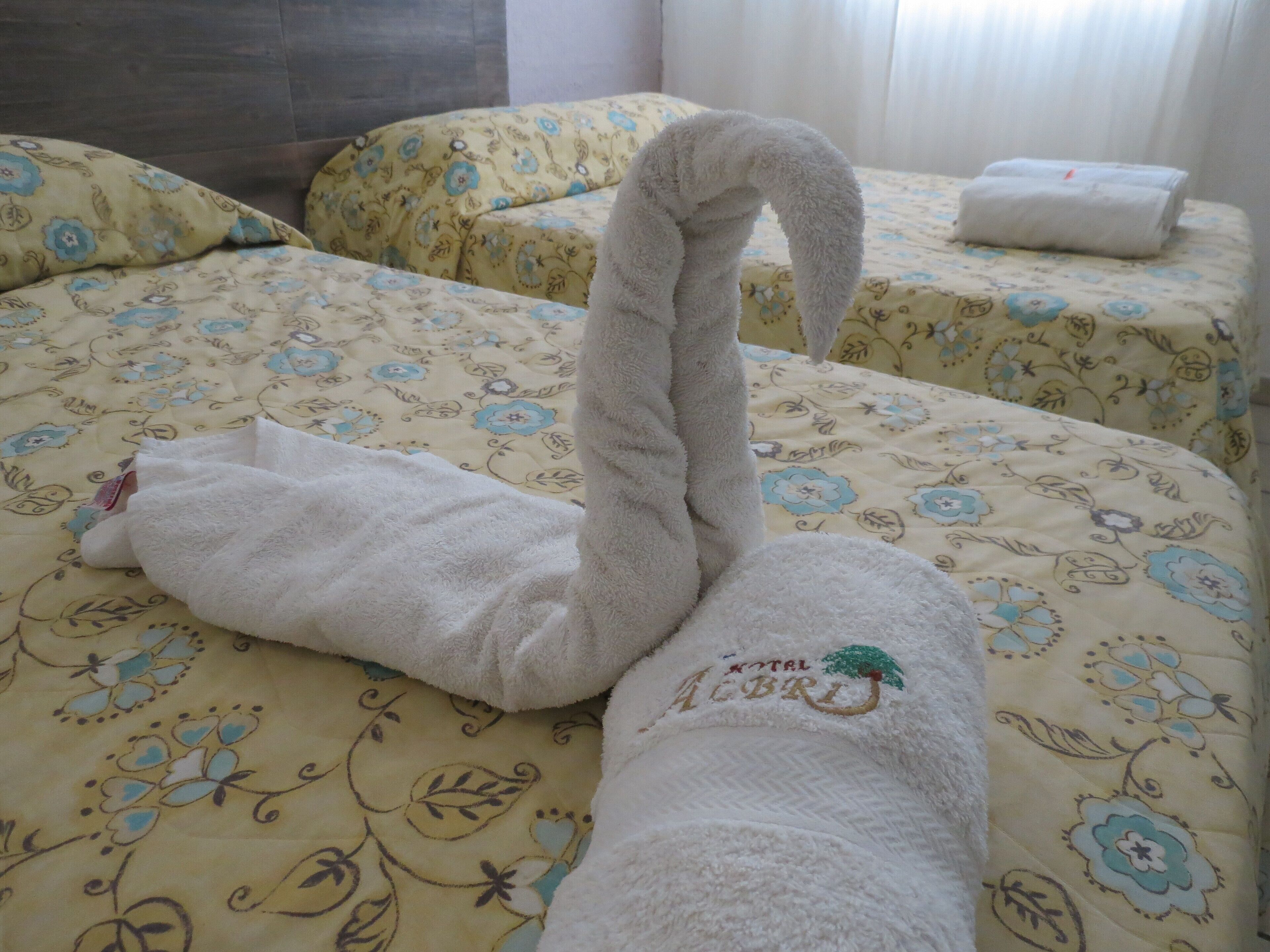 واي فاي مجانًا وملاءات أسرّة