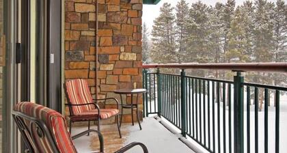 Ski In/Ski Out, Amazing Location in Town!